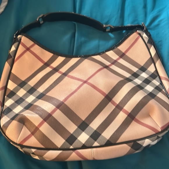 2015 Burberry Collection - Picture 2 of 6